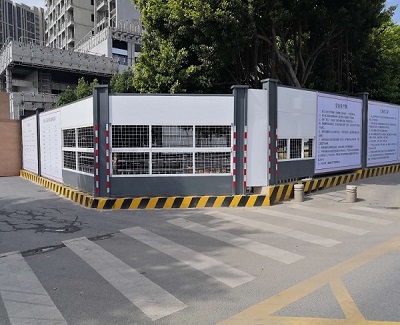 【旭東鋼構(gòu)】想要減少施工的噪音影響，工程施工圍擋必須要選好