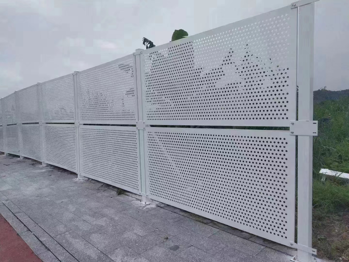 臨時施工圍擋措施有哪些？旭東鋼構(gòu)廠家
